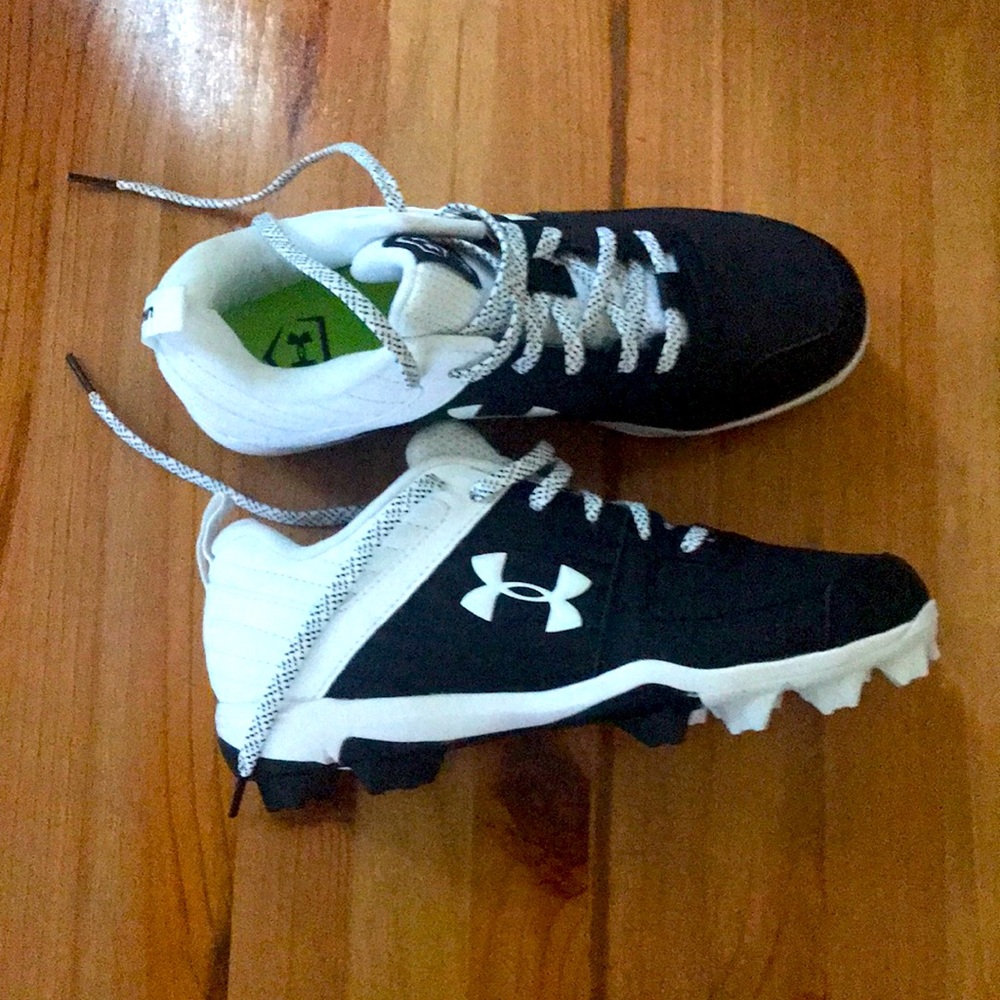 Under Armour Softball Shoe Size 6Y